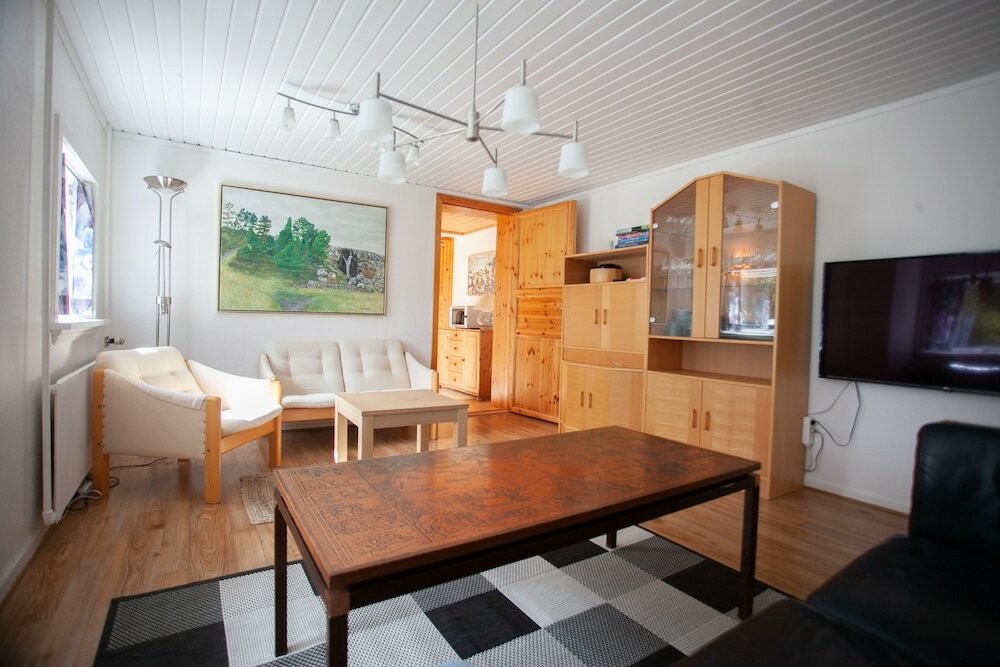 Фото Red Robin - Vacation homes next to Svartifossur waterfall