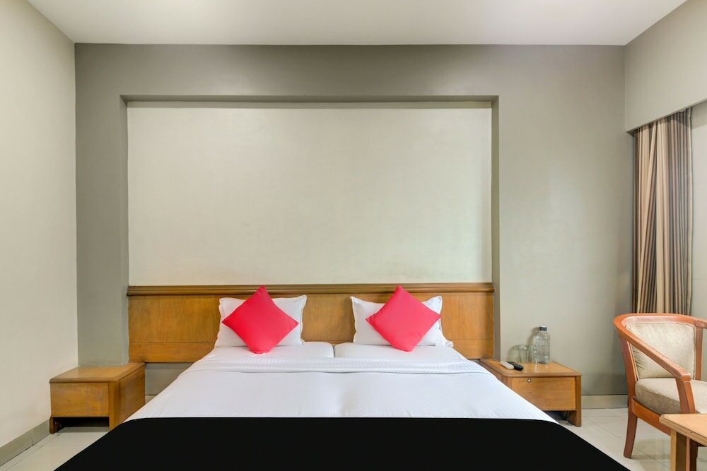 Фото Capital O 45621 Tuliipstays Hotel Ashok Bhiwandi