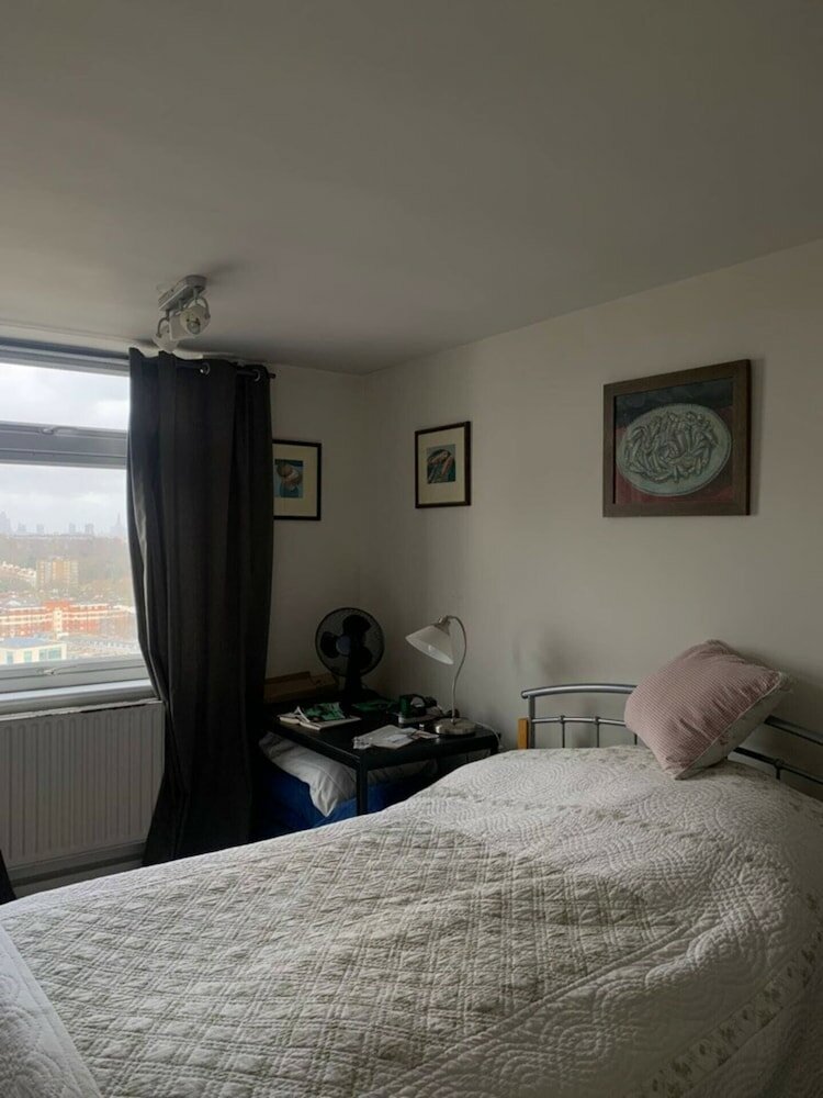 Фото Vibrant 2bd Flat With City Views - Shepherd's Bush