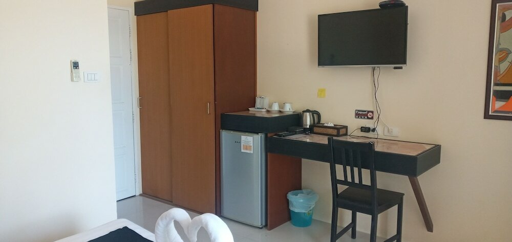 Фото Island Patong Beachfront Apartments