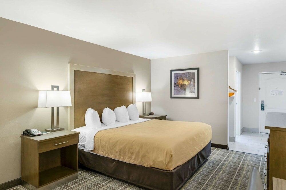 Фото Quality Inn & Suites Carlsbad Caverns Area