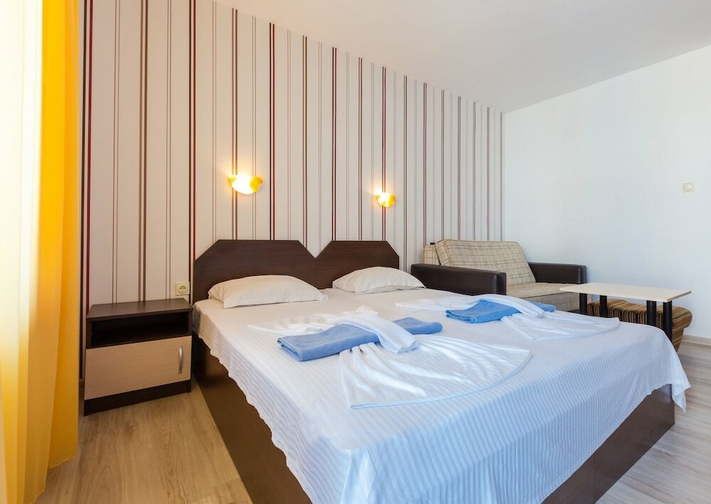 Фото Family Double Room in Dafinka Guest House