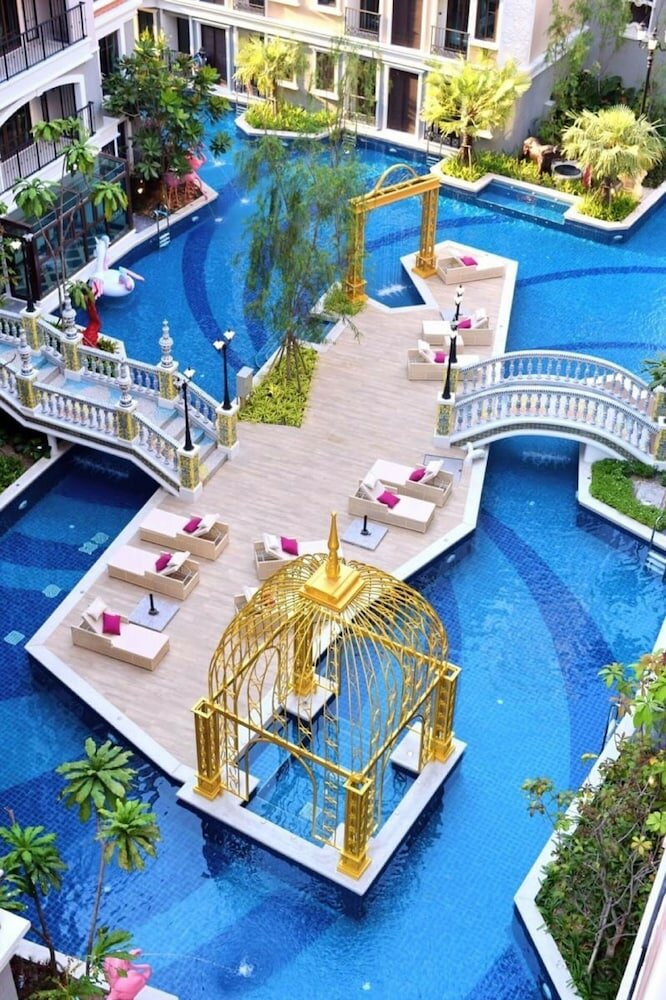 Фото Espana Condo by Som