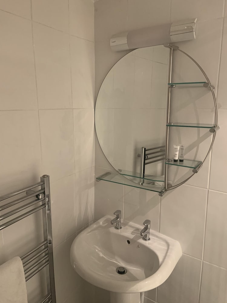 Фото The Halfway House Pub and Kitchen