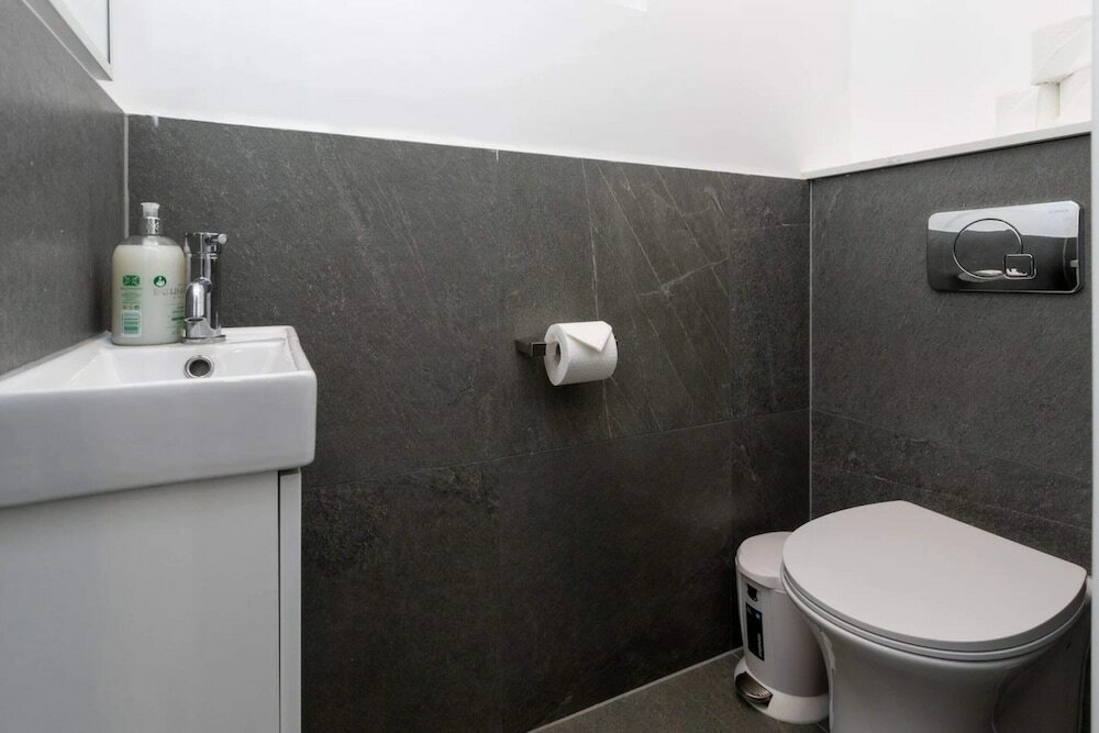 Фото Modern 2bd Flat With a Garden - West Hampstead