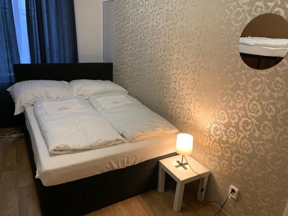 Фото Helen Hostel u Náměstí Míru