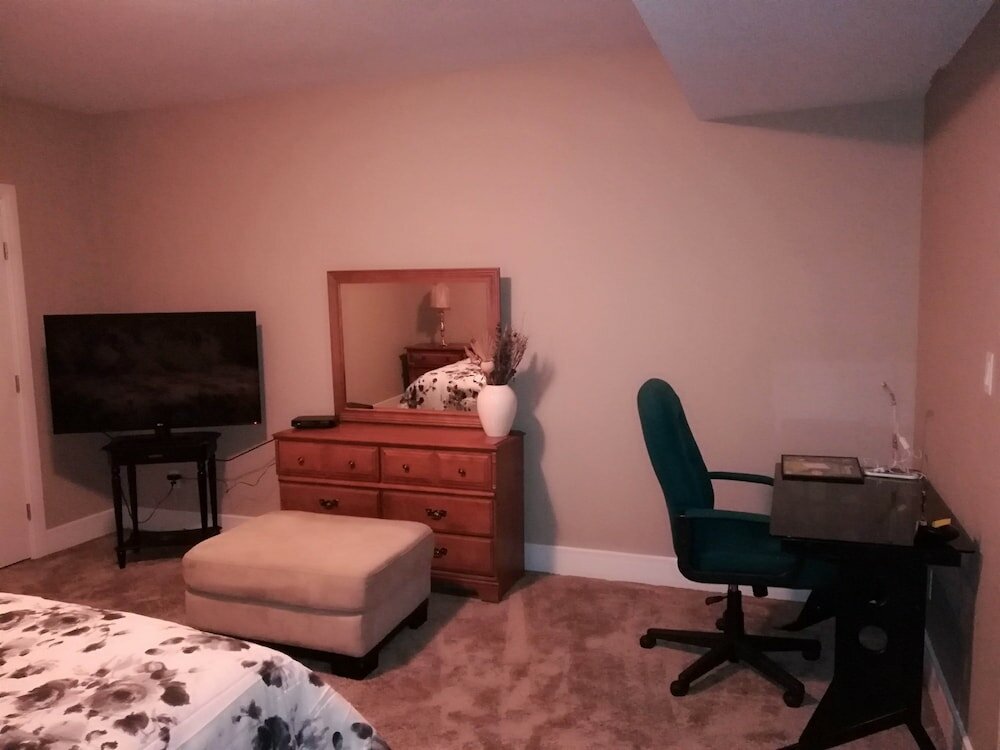 Фото McConachie Luxury Inn