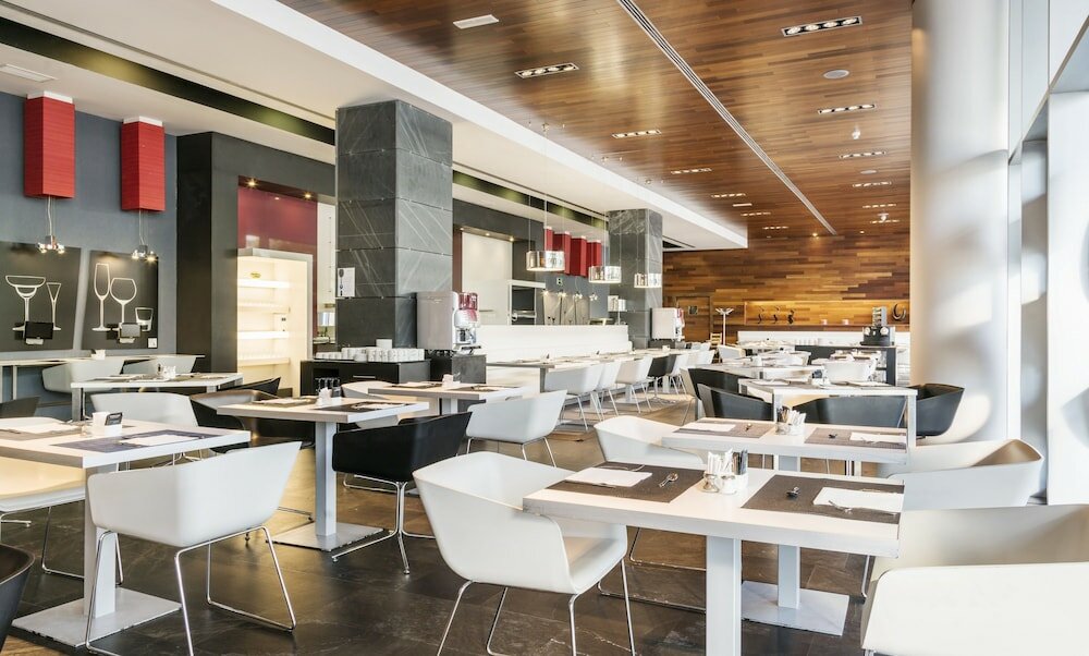 Фото Hotel Ilunion Atrium