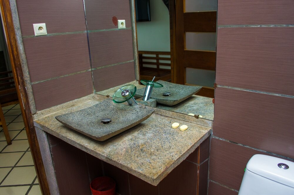 Фото Ikopa Hôtel