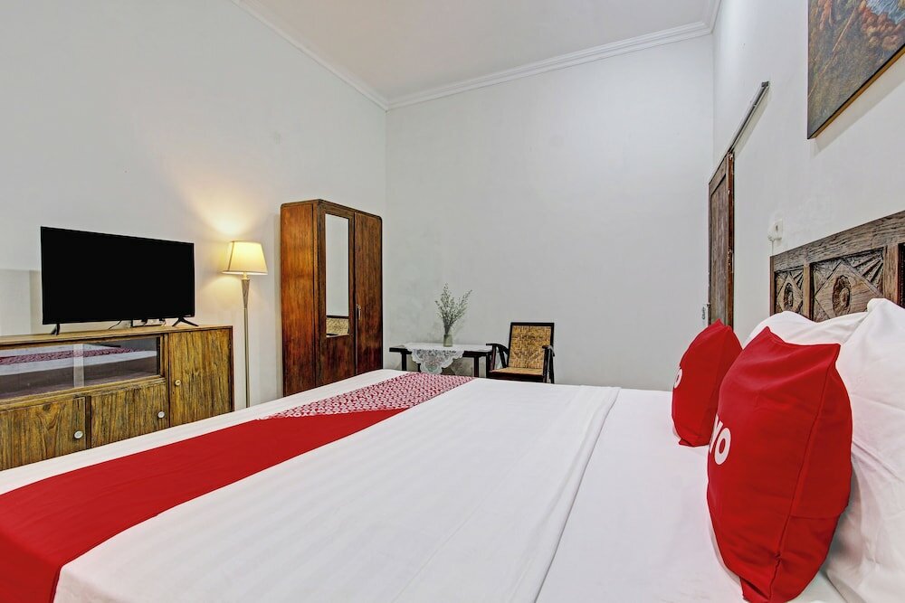 Фото Oyo 92757 Ndalem Pusponyidro Syariah