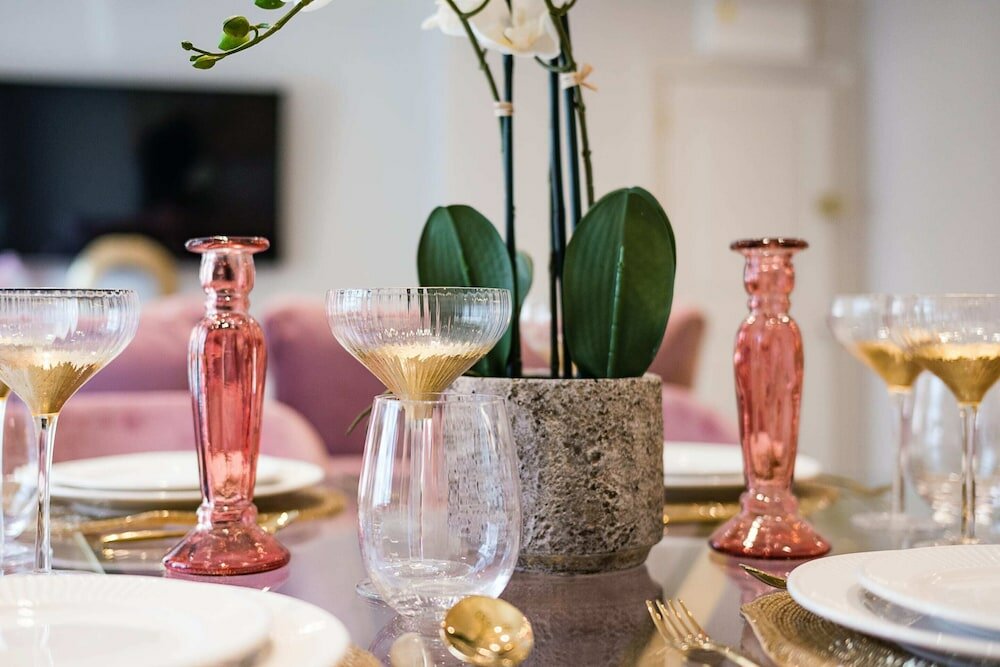 Фото Marble Arch Suite 3-hosted by Sweetstay