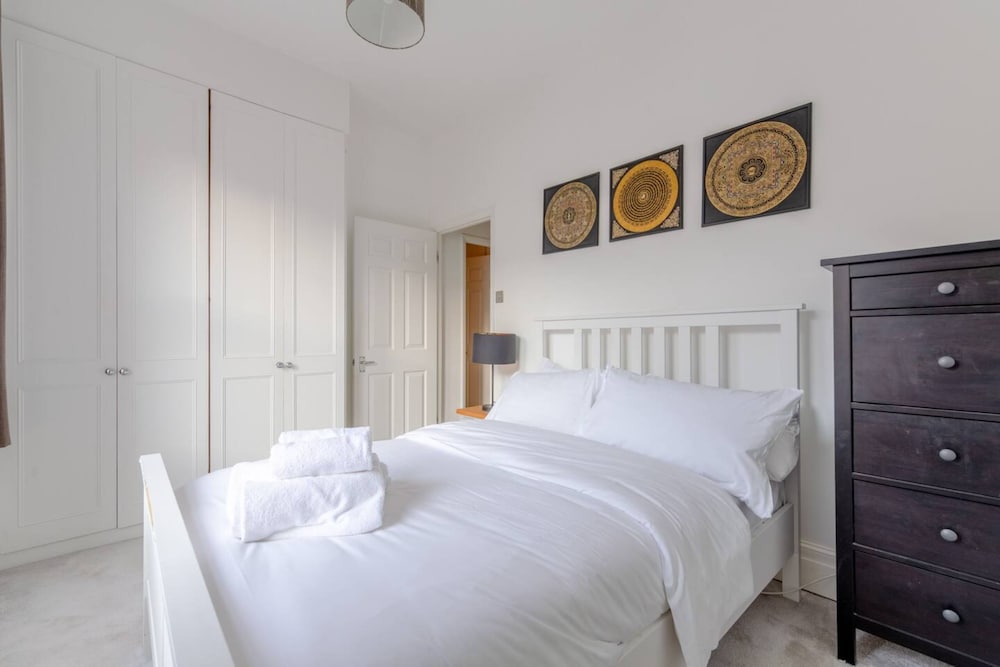 Фото Peaceful 2 Bedroom Flat in West Kensington