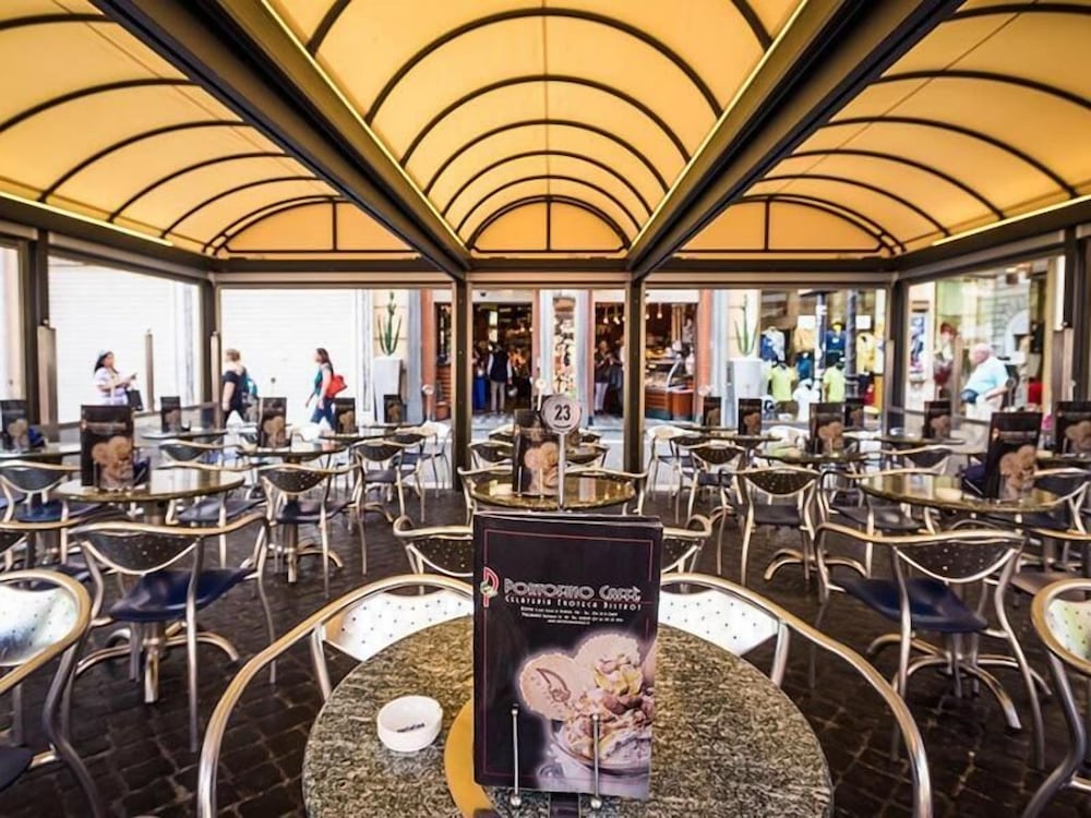 Фото Iulia Guest House