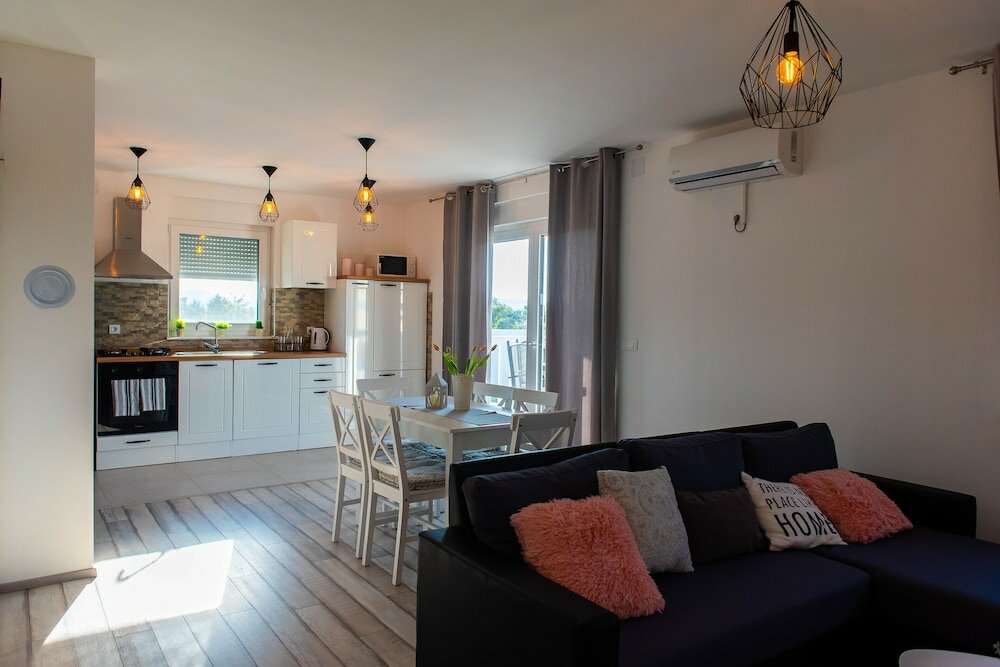 Фото Idyllic country house Aprilis