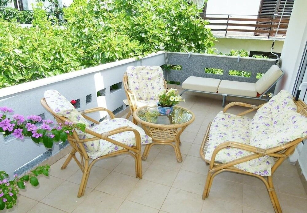 Фото Zeljko - With Nice Garden - H