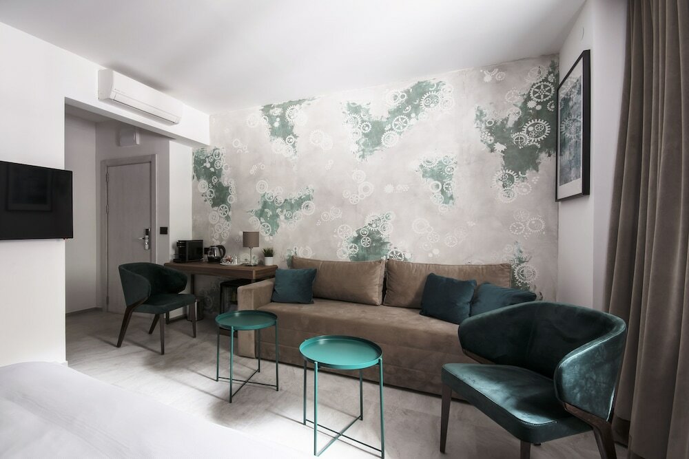 Фото The Location 