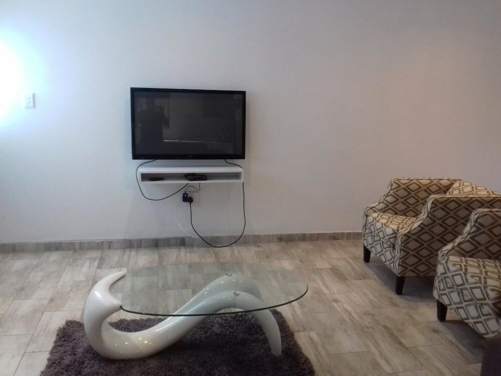 Фото Mayberrypark Guest Lodge