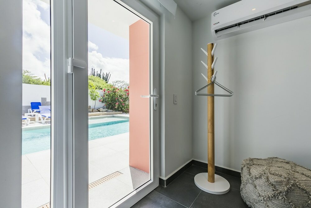 Фото Boca Catalina Modern Villa