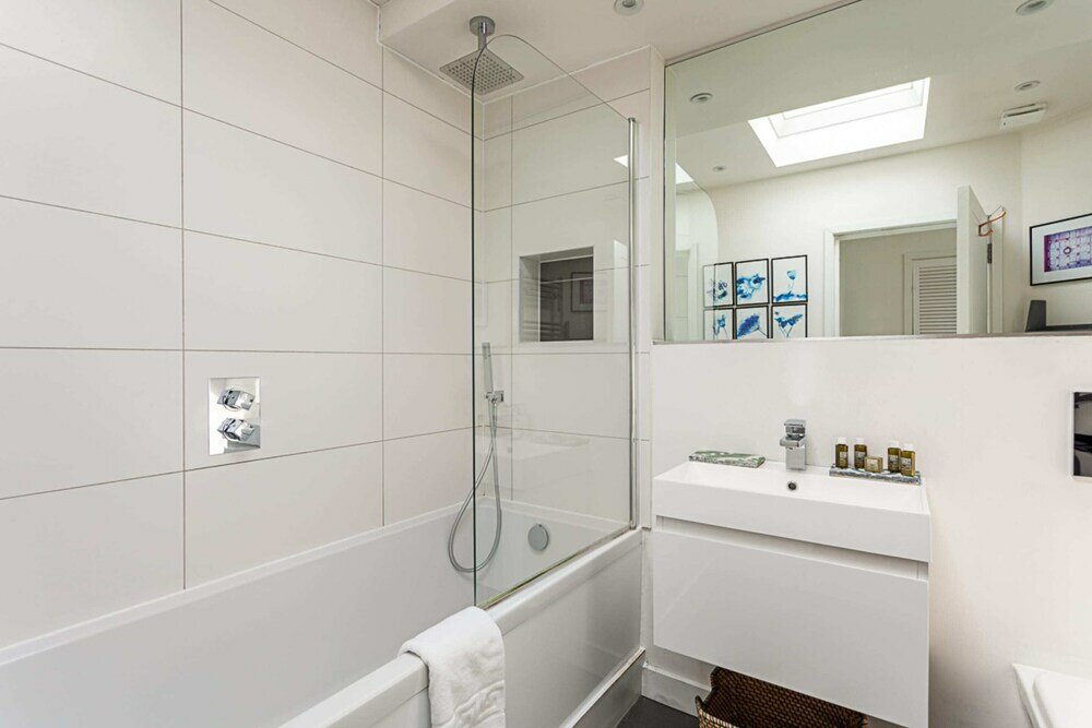 Фото Bright and Spacious Penthouse With Terrace