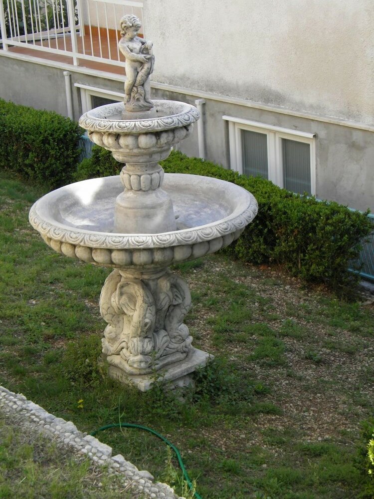 Фото Angela - With Beautiful Courtyard - A1