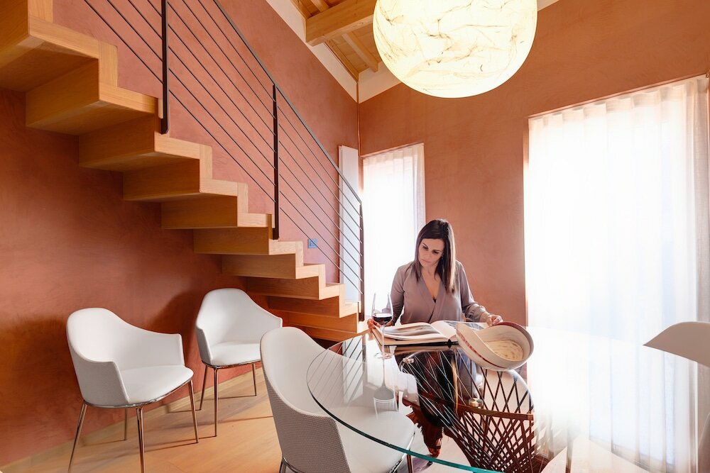 Фото 1881 Luxury Suites