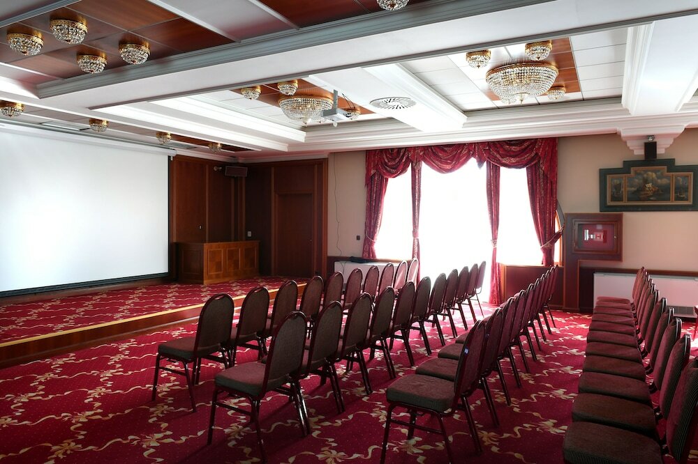 Фото Hotel Kovilovo