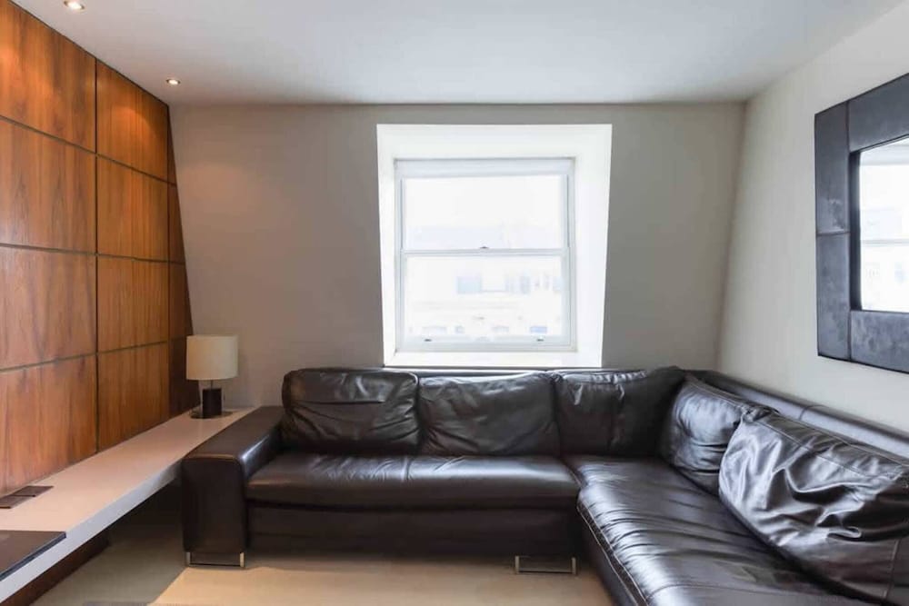 Фото Comfortable Apartment Earls Court