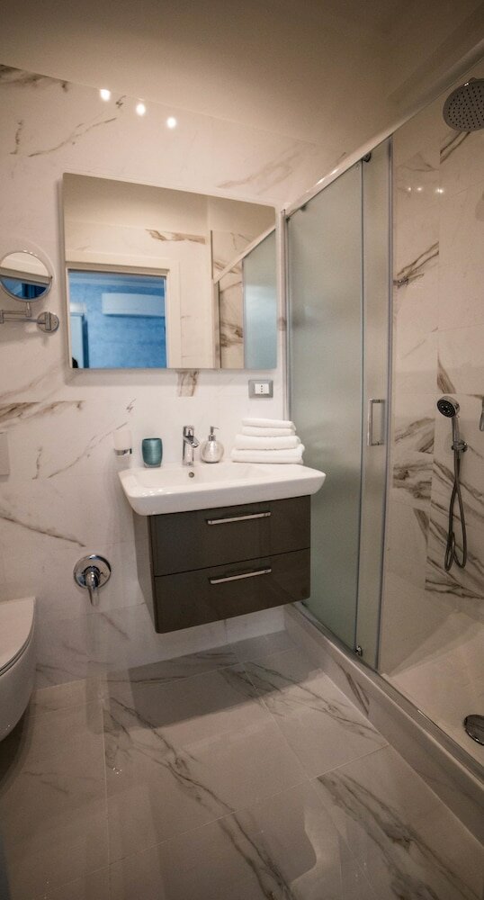 Фото St. Peter Area Luxury Suites