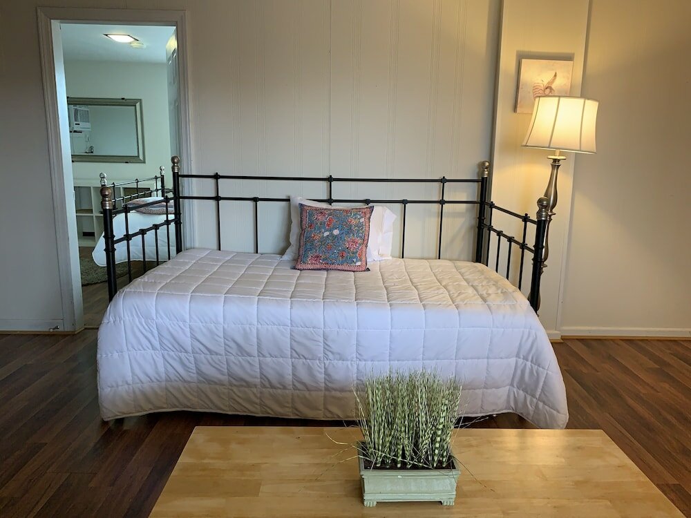 Фото Vineyard Harbor Motel