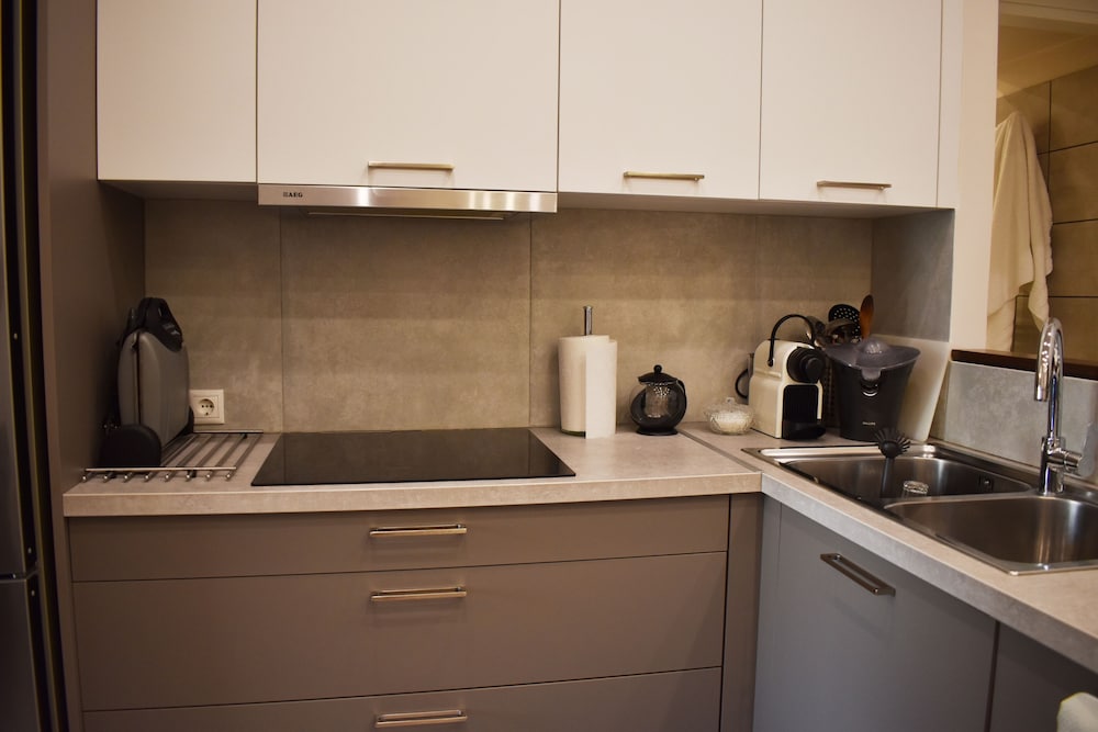 Фото A Skip Away from the Acropolis Museum