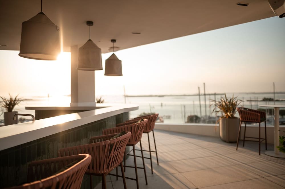 Фото Laguna Faro Suites - Adults Only & Free Beach