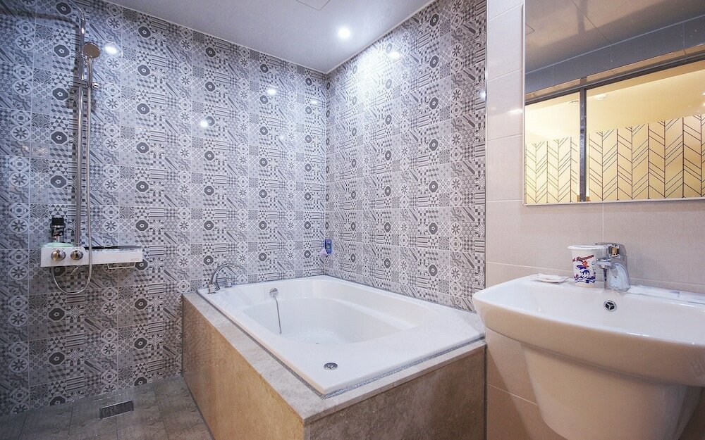 Фото Ulsan Jeongjadong White Swan