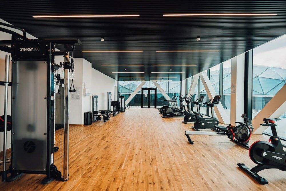 Фото Stylish Luxurious Apt w Pool & Gym Id214