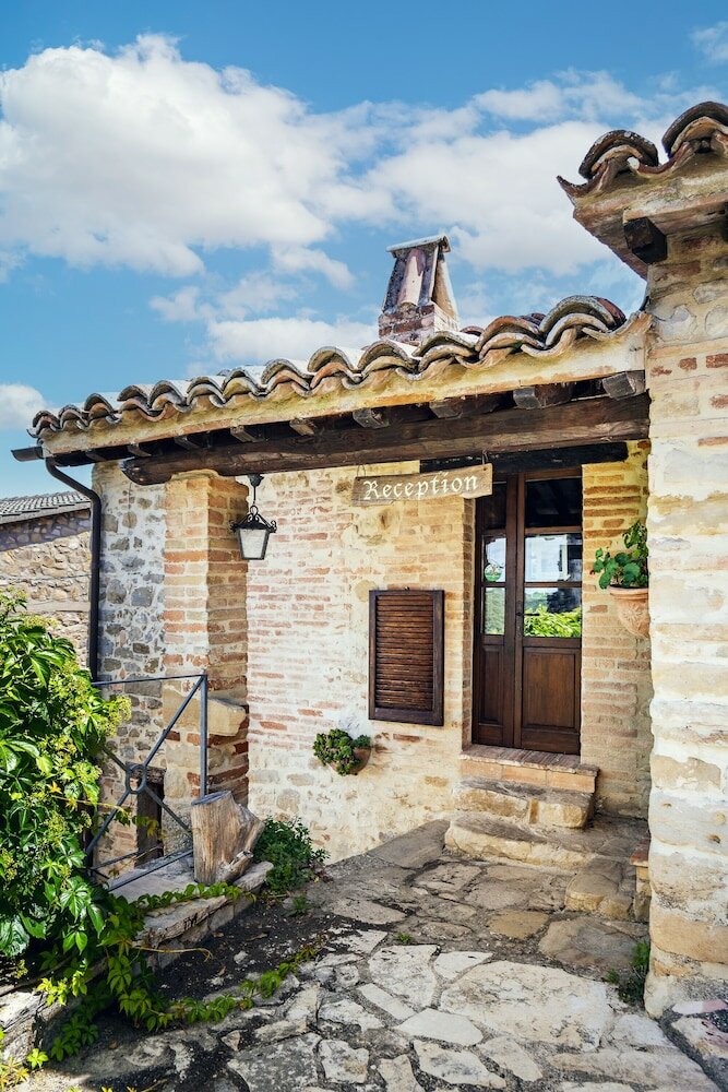 Фото Castello di Cisterna Umbria