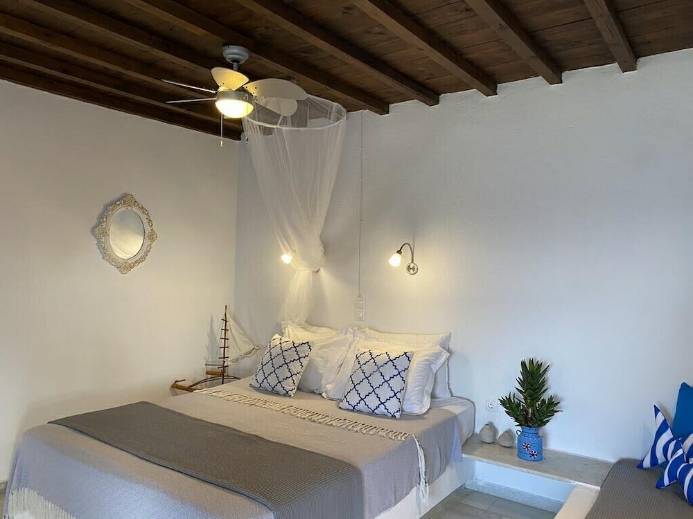 Фото Azure Blue Studios