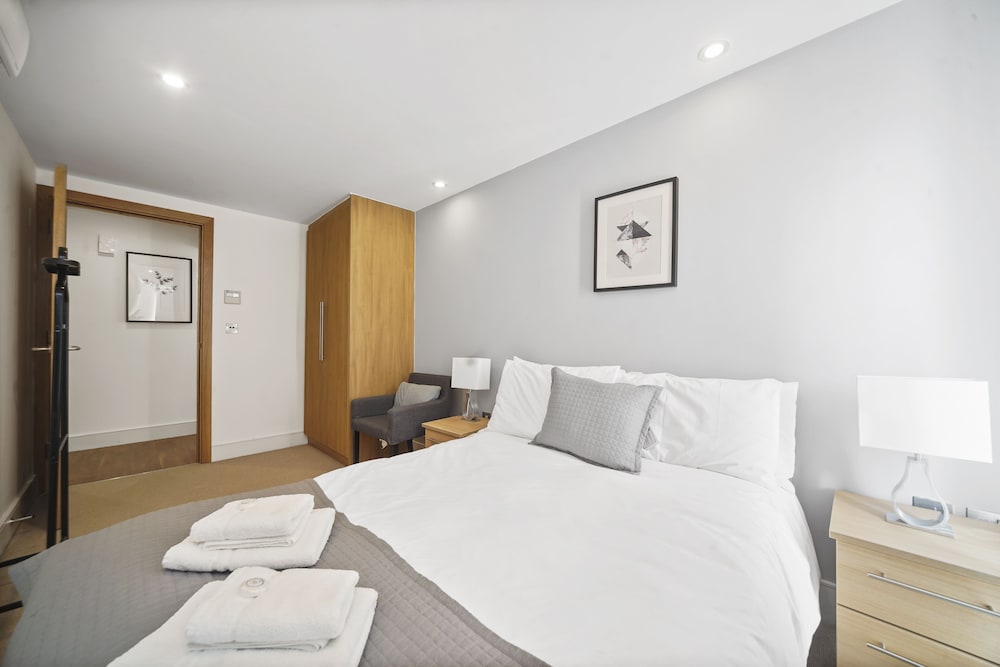 Фото Modern Apartments in Bayswater Central London WiFi & Aircon - by City Stay London