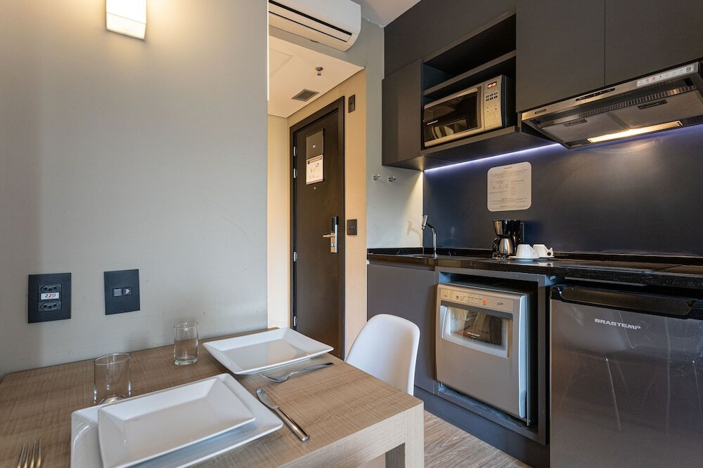 Фото Charlie Alphaville