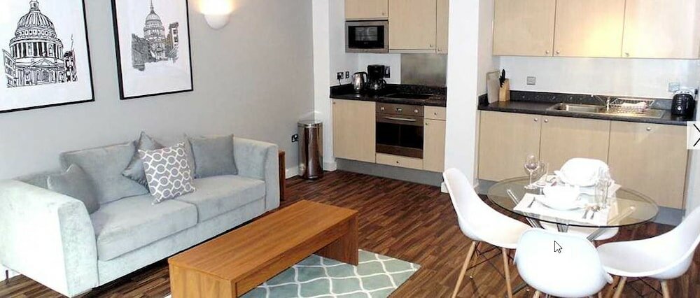 Фото Oakwood Apartments Bow Lane