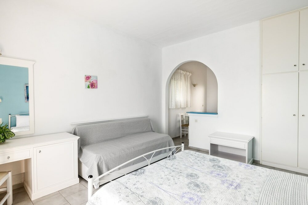 Фото Four-Bedroom Villa Eleni by Konnect, with Private Pool & Stunning Seaview