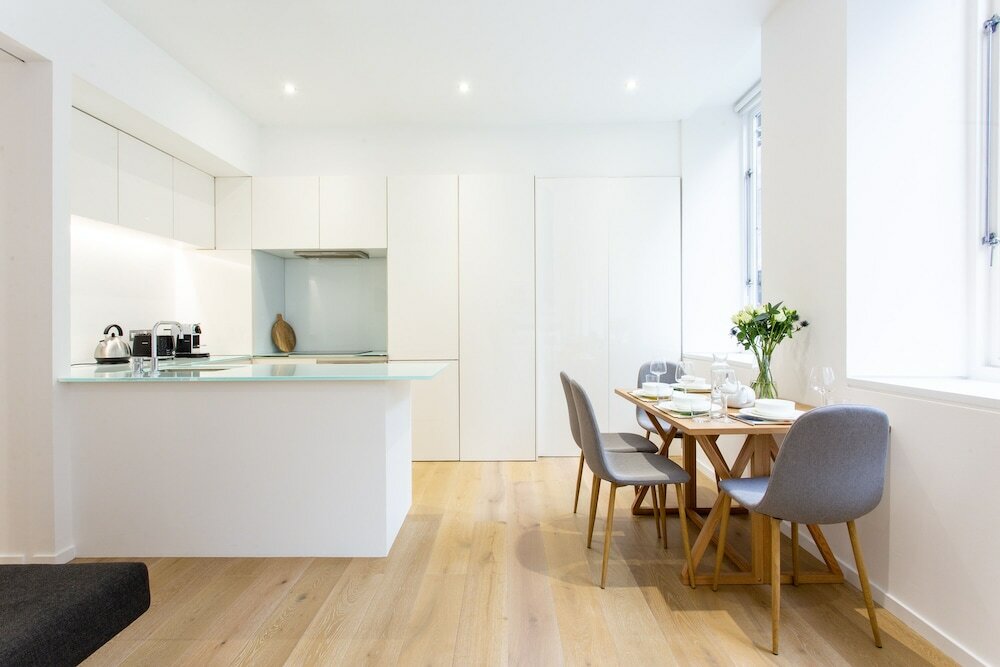 Фото 2 Bed 2 Bath Apartment Off Regent Street