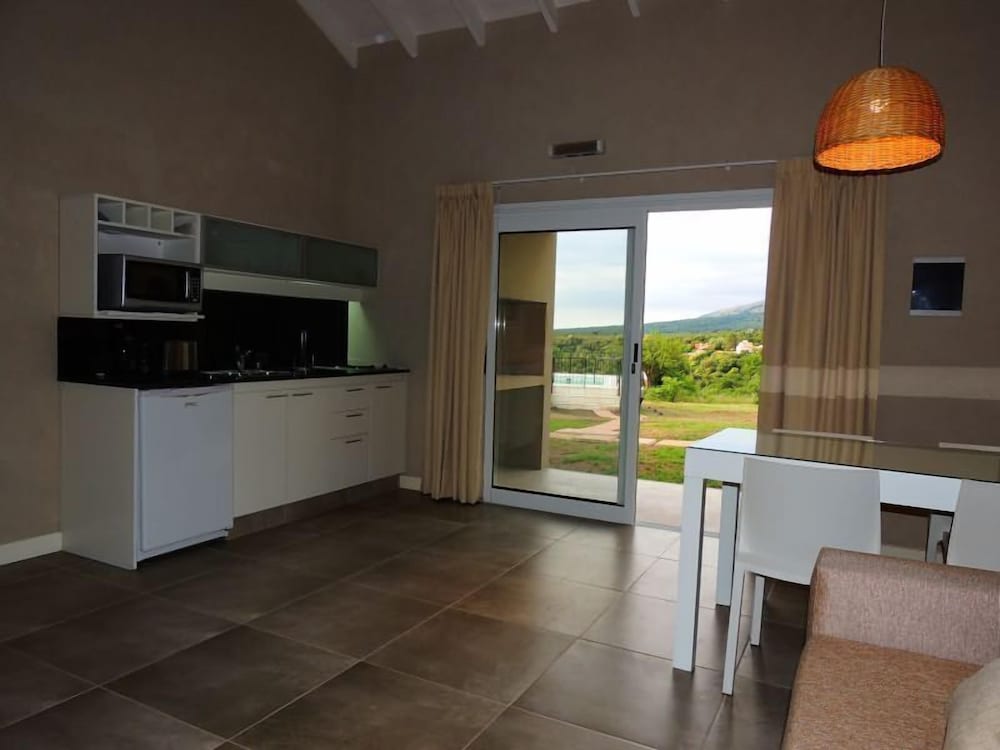 Фото Parque Los Nogales Apart Hotel