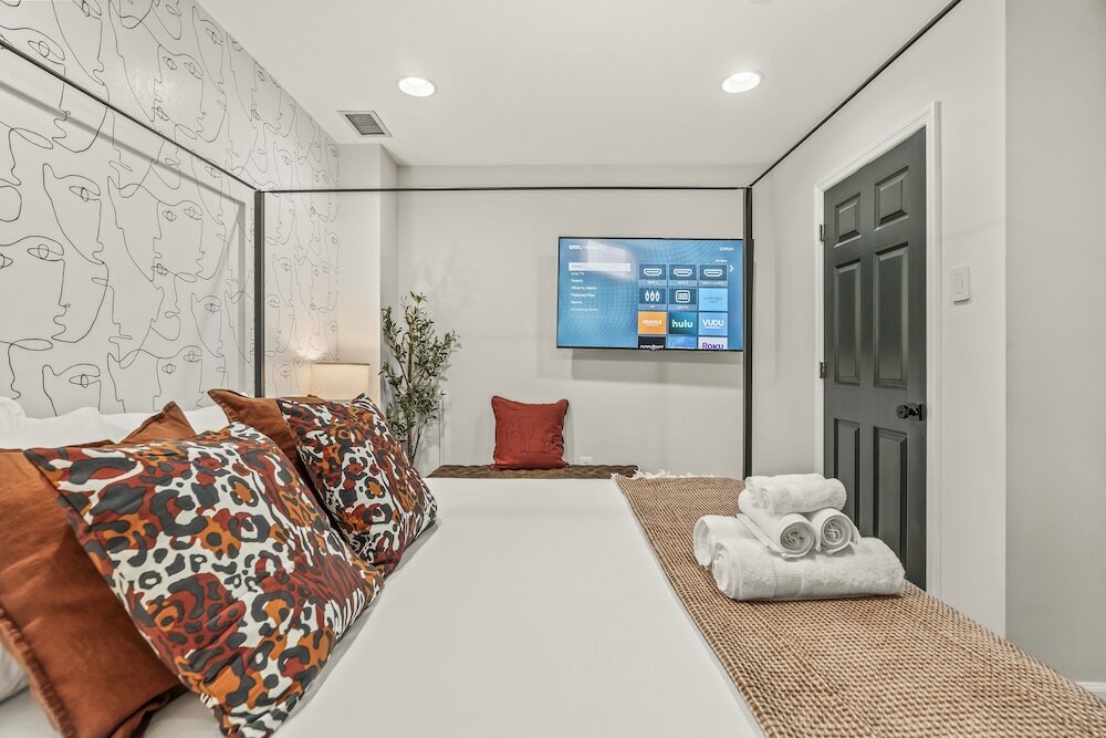 Фото Charming Historic Gem Heart of Philly 2b