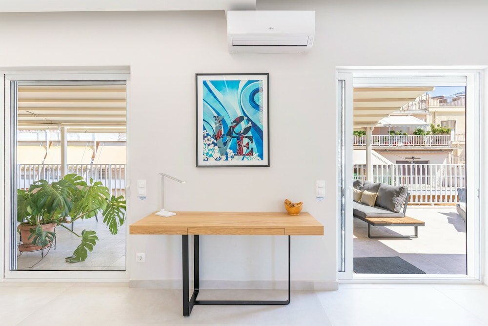 Фото Sunny & Luxurious Penthouse with Terrace