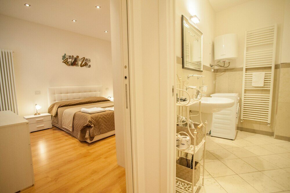 Фото Arena by side