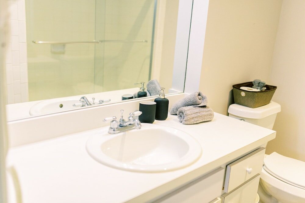 Фото Bayview Apartments by Lowkl