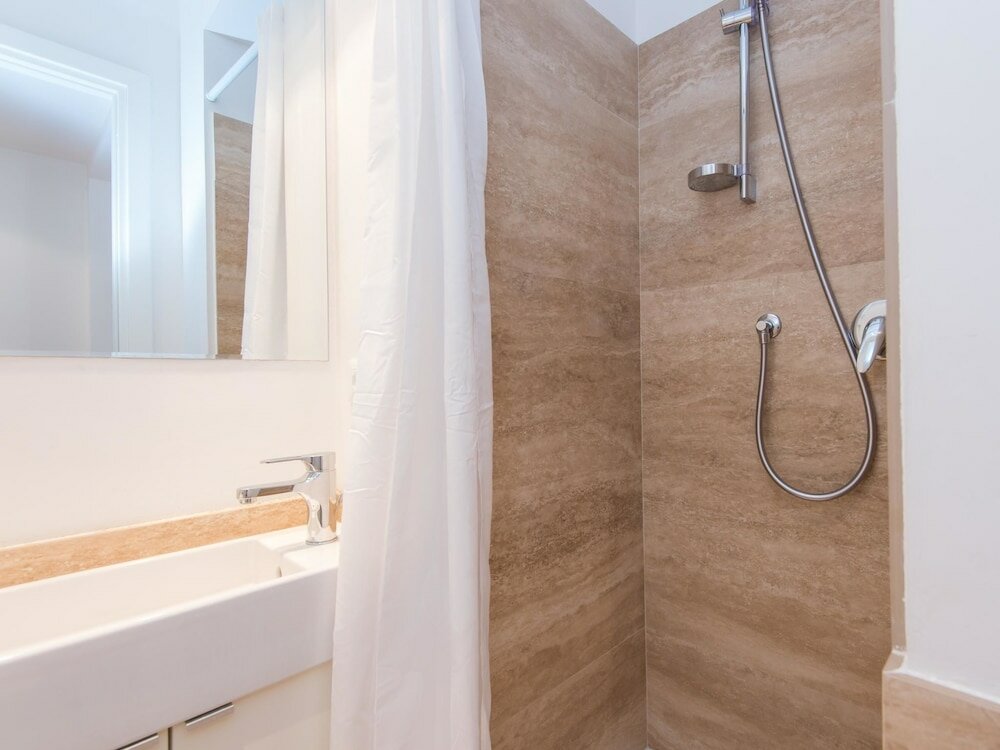 Фото Rsh Trevi Fountain Luxury Apartment