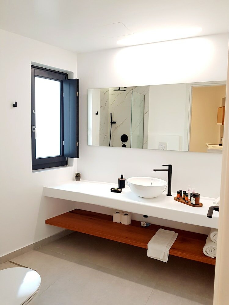 Фото MyLithos Suites