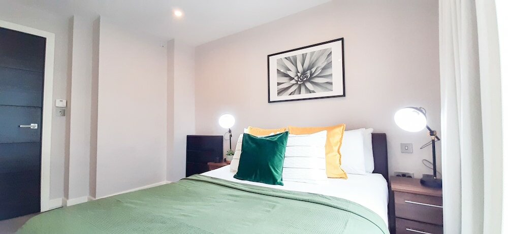 Фото Two Bed Serviced Apt in Old Street