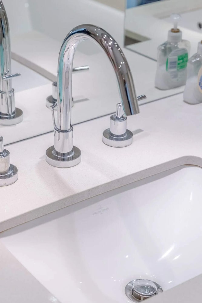 Фото Gorgeous 3 Bedroom Flat in Vauxhall With City Views