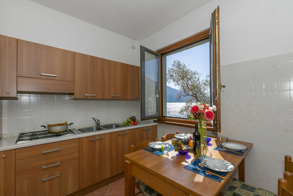 Фото Garibaldi Lake view 3